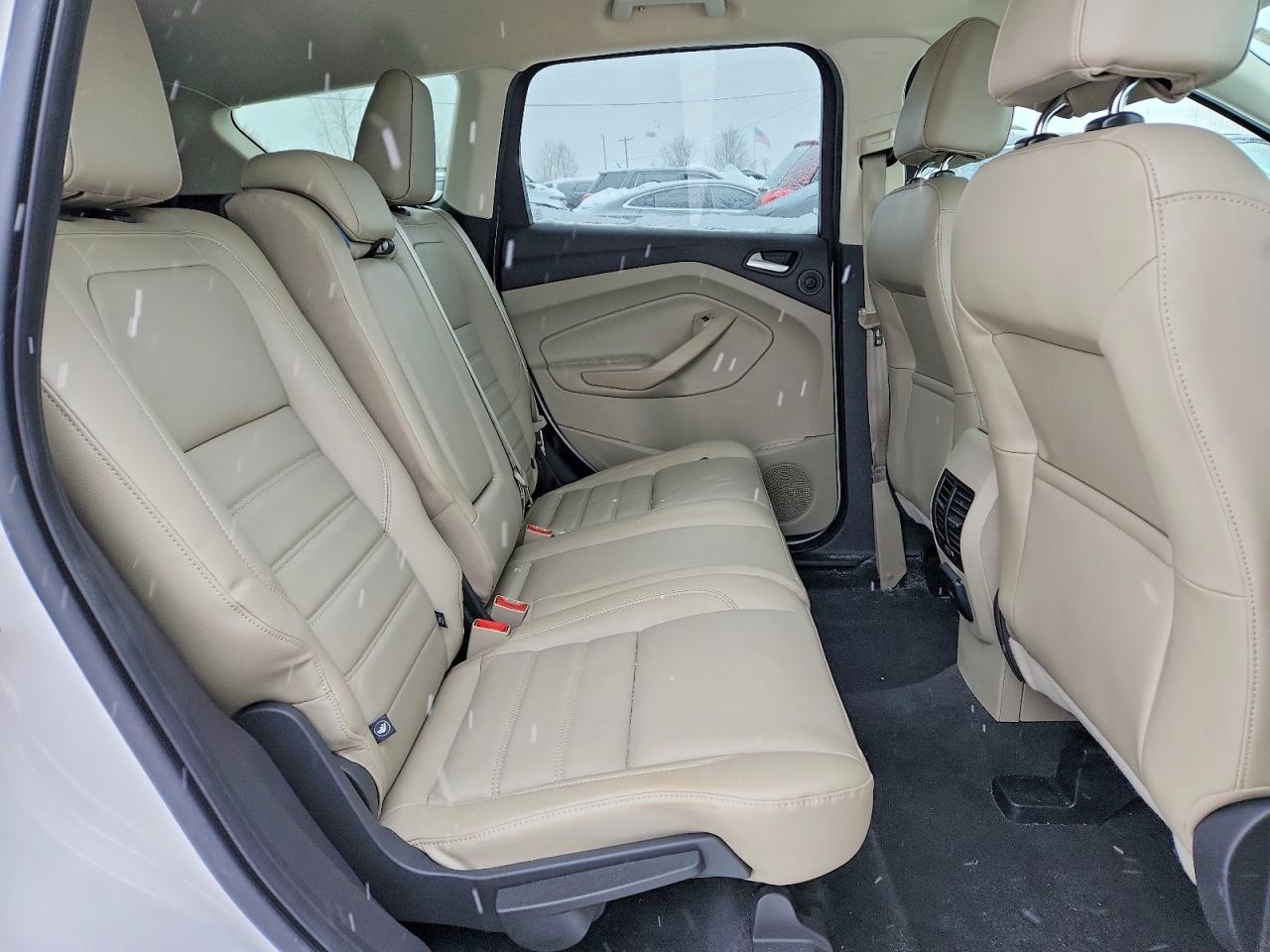 2017 Ford Escape Titanium - zdjęcie 11