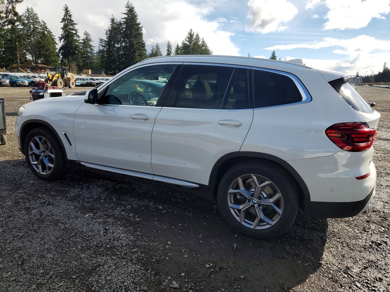 2021 BMW X3 xDrive30I - zdjęcie 2