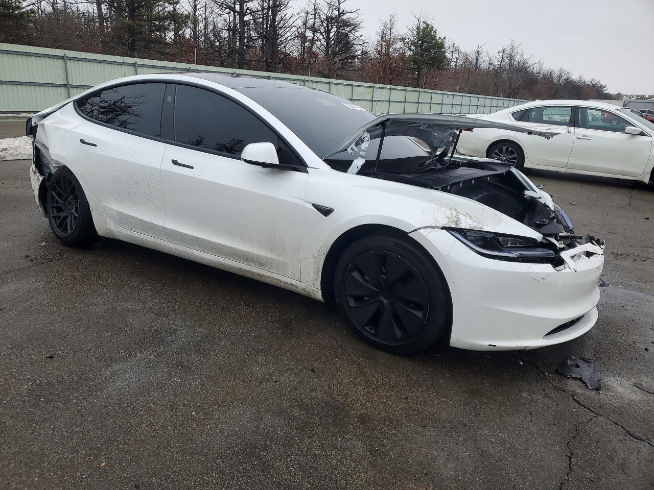 2024 Tesla Model 3 - zdjęcie 4
