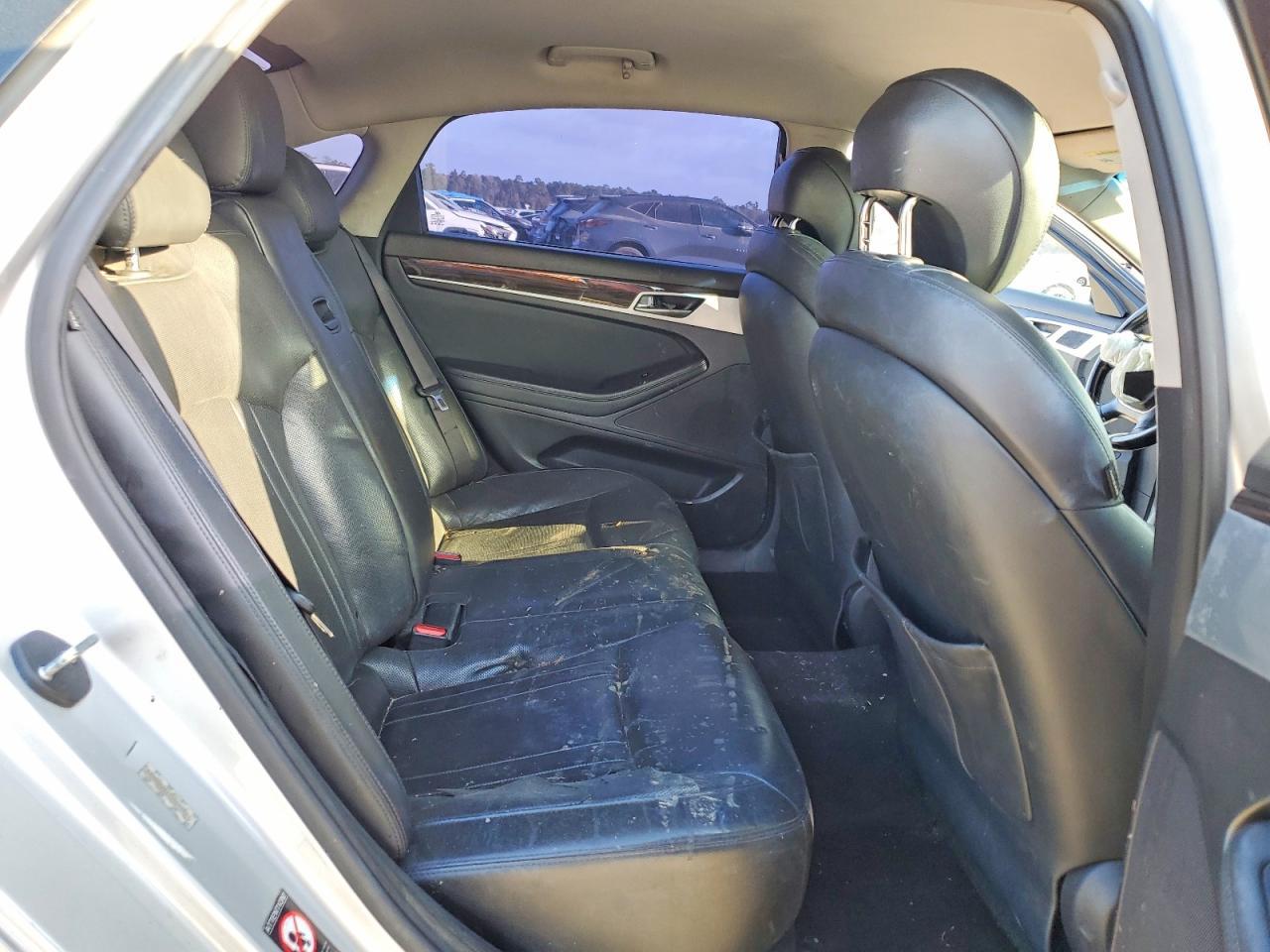 2015 Hyundai Genesis 3.8L - zdjęcie 10