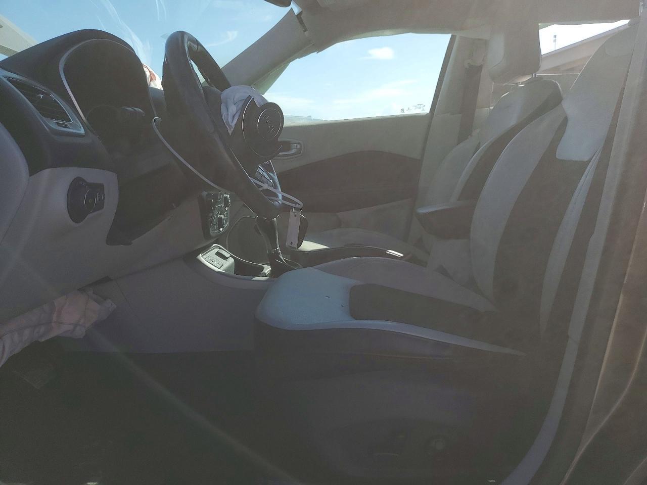 2018 Jeep Compass Latitude - zdjęcie 7