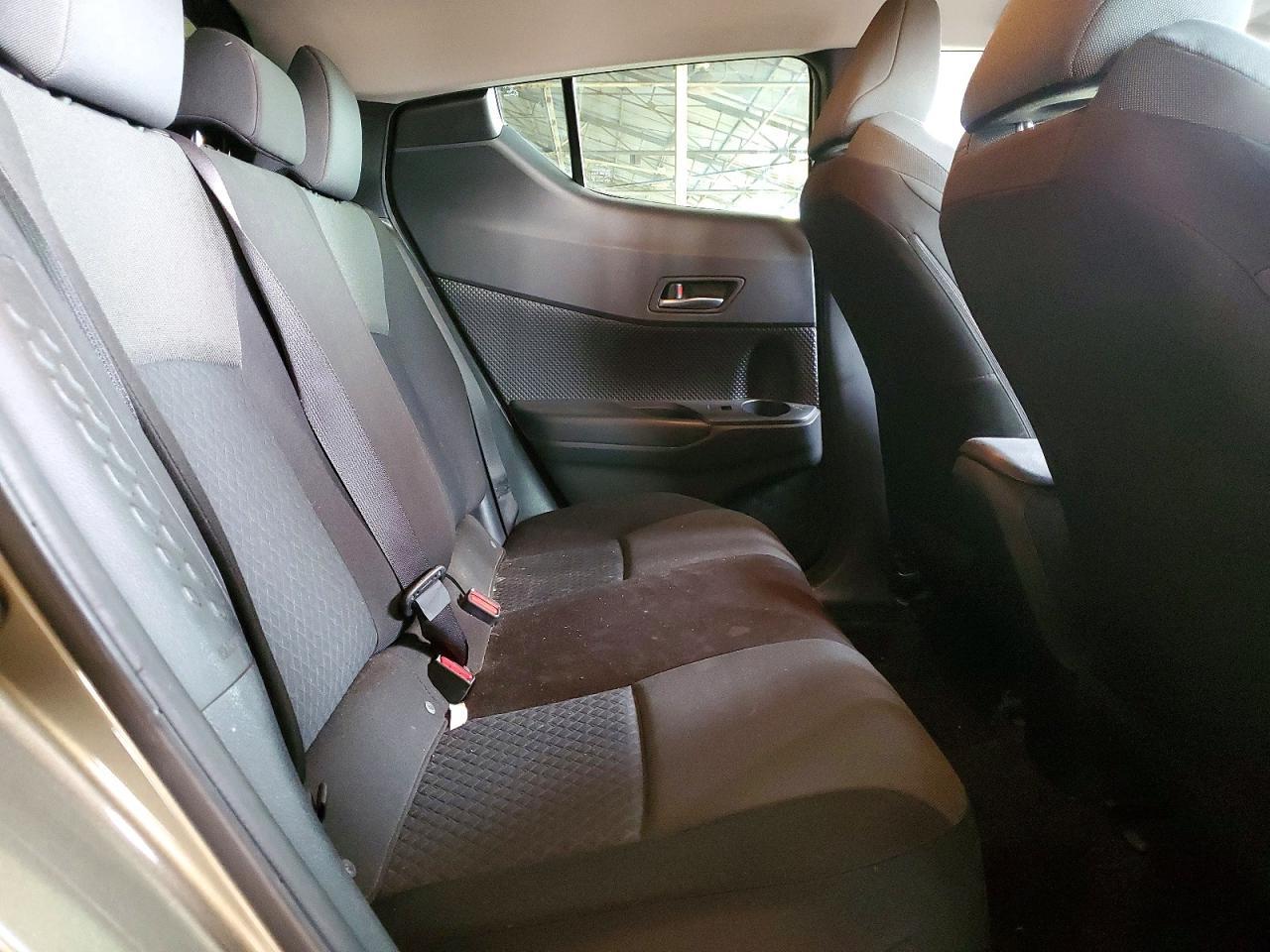 2021 Toyota C-Hr Xle - zdjęcie 10