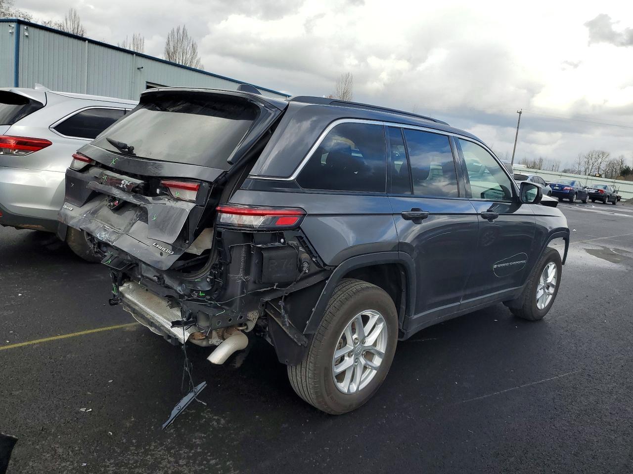 2025 Jeep Grand Cherokee Laredo - zdjęcie 3