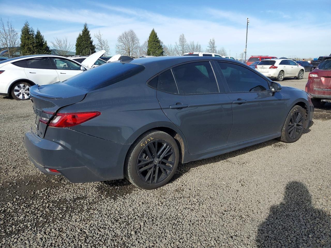 2025 Toyota Camry Se - zdjęcie 3