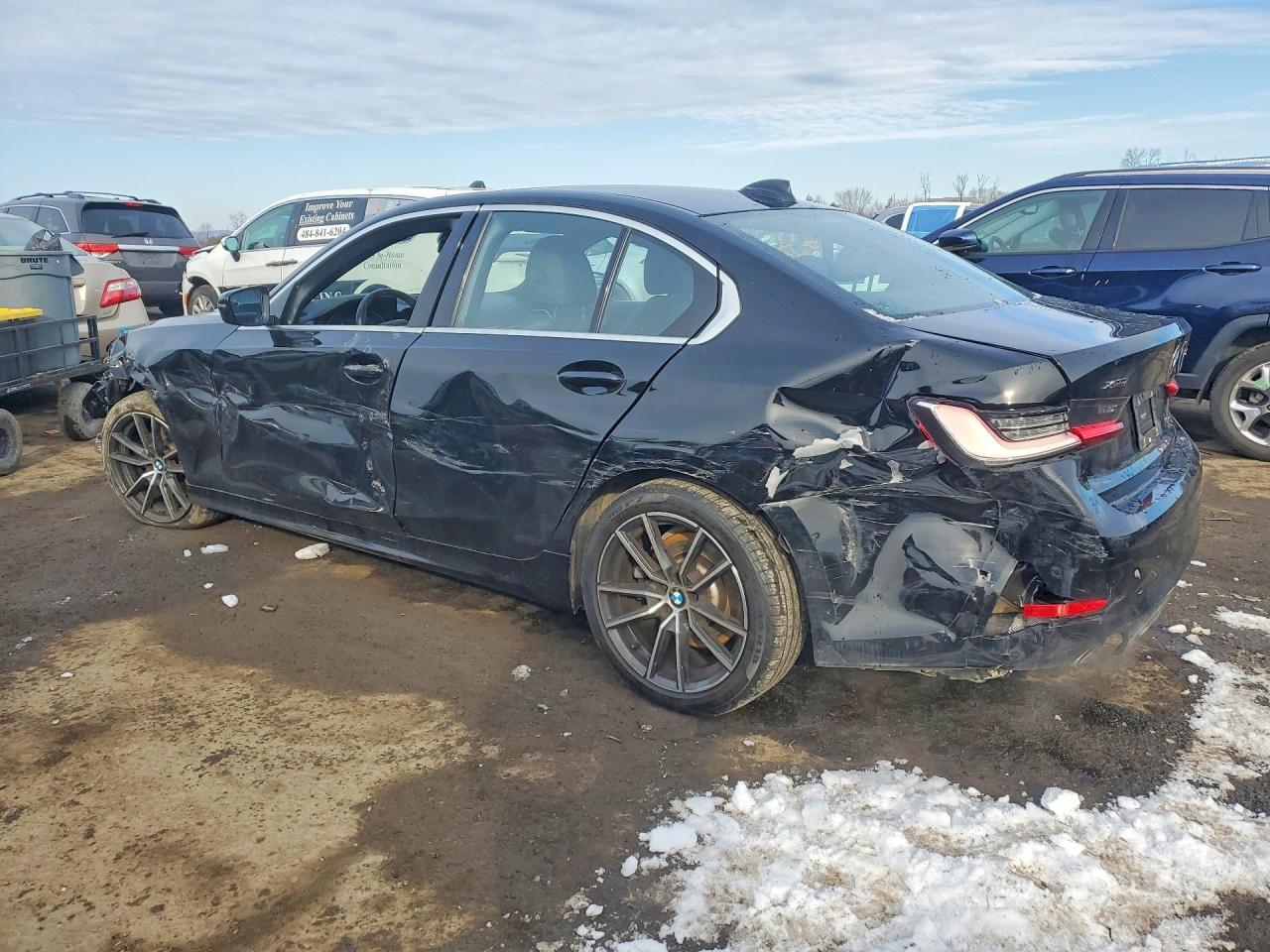 2019 BMW 330Xi - zdjęcie 2