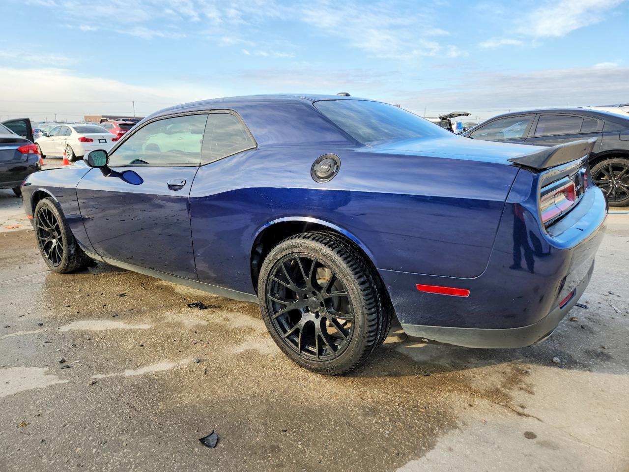 2016 Dodge Challenger Sxt - zdjęcie 2