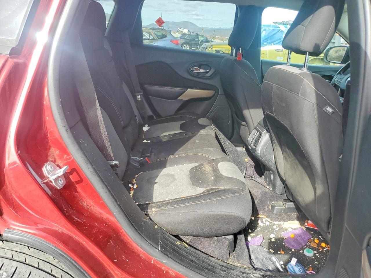 2017 Jeep Cherokee Sport - zdjęcie 11