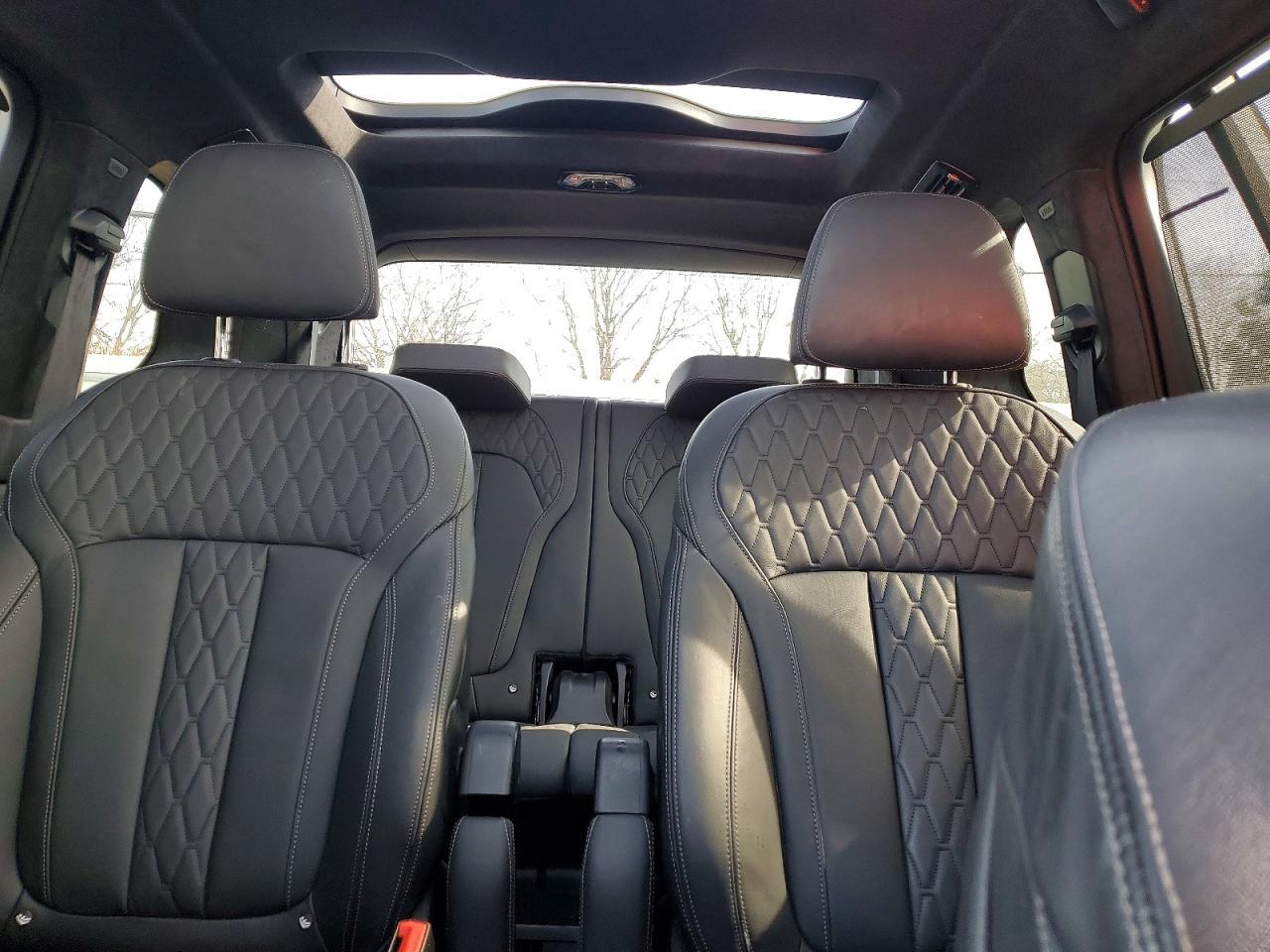2023 BMW X7 M60I - zdjęcie 10