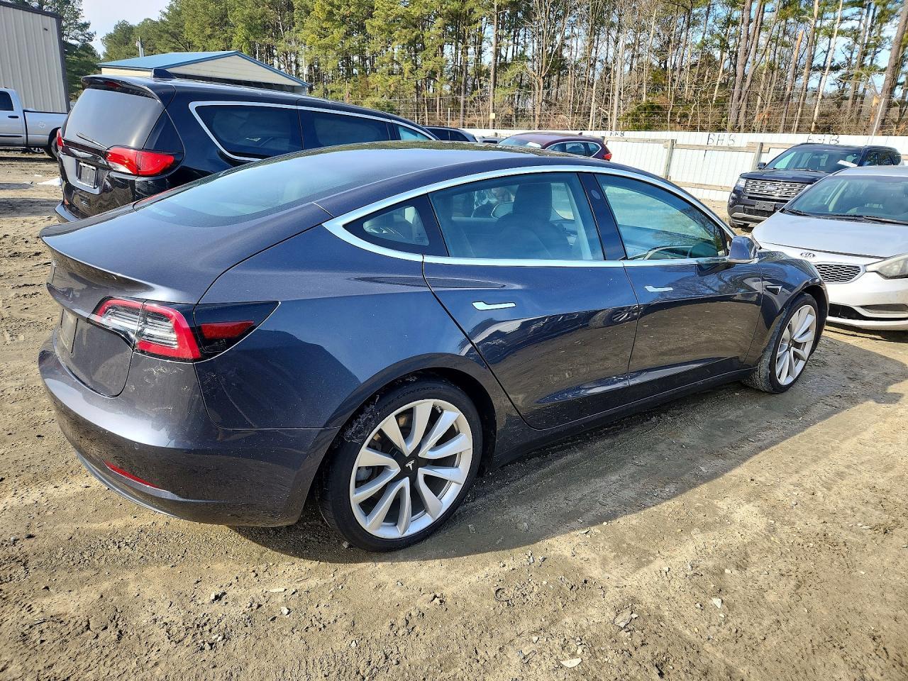 2018 Tesla Model 3 - zdjęcie 3