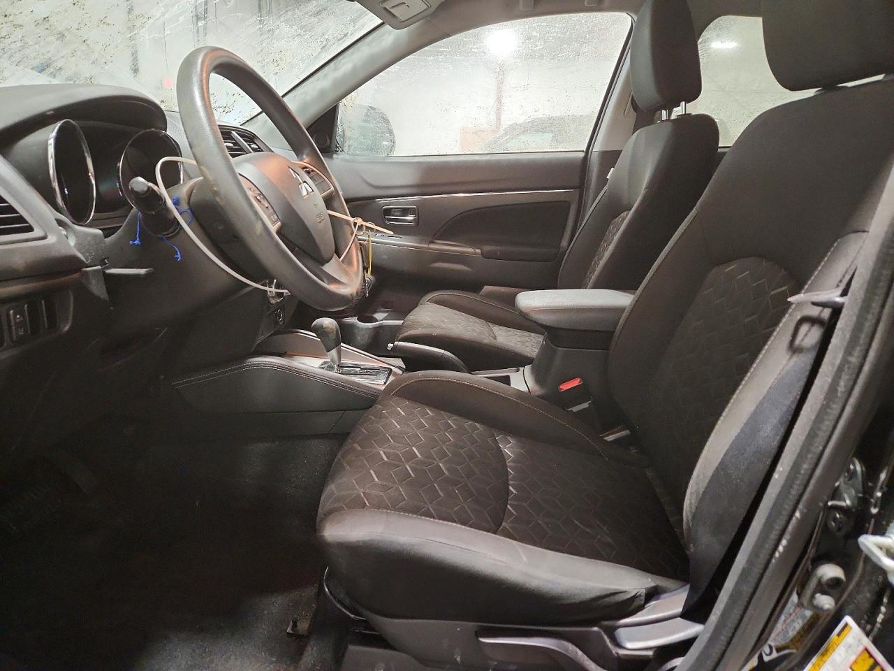2022 Mitsubishi Outlander Sport Es - zdjęcie 7