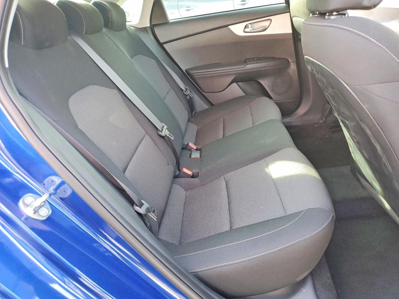 2023 Kia Forte Lxs - zdjęcie 10