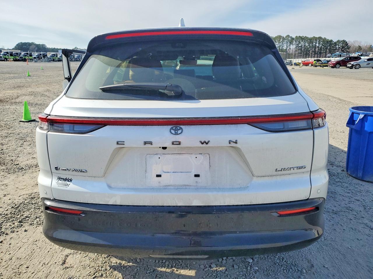 2025 Toyota Crown Signia Xle - zdjęcie 6