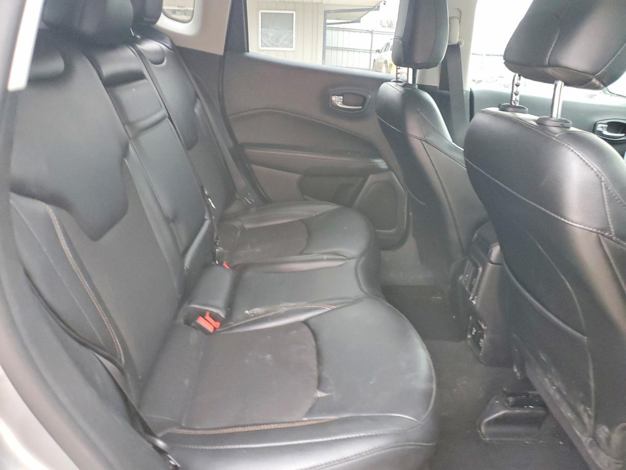 2019 Jeep Compass Latitude - zdjęcie 11