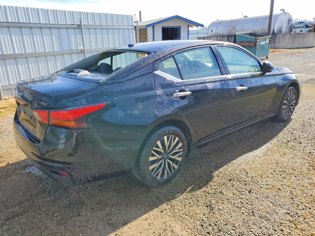 2024 Nissan Altima Sv - zdjęcie 3