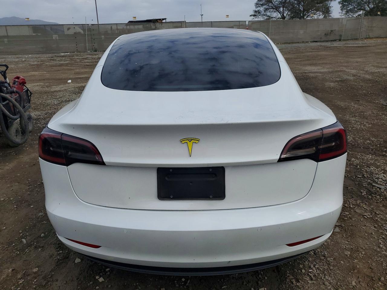 2022 Tesla Model 3 - zdjęcie 6