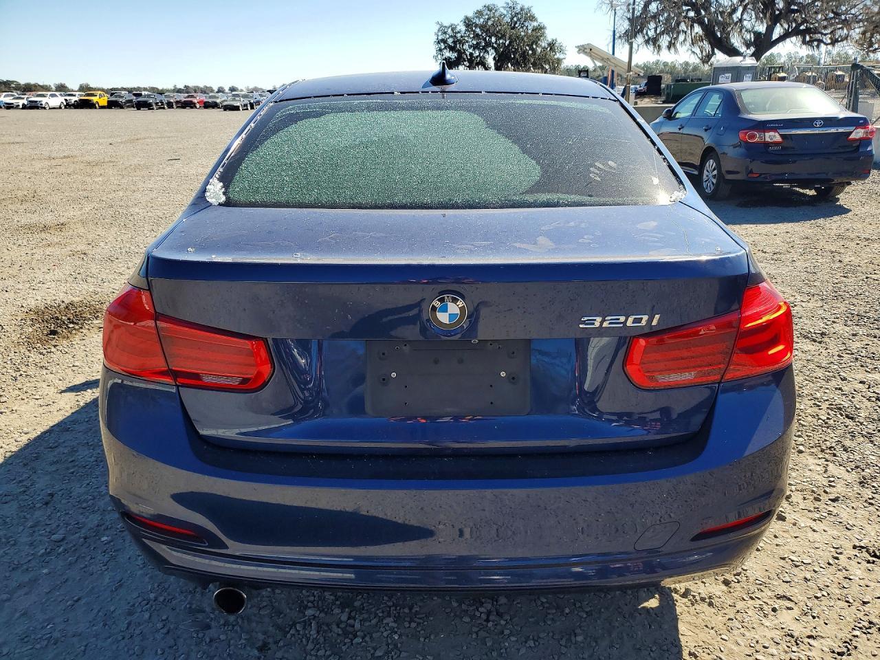 2018 BMW 320 I - zdjęcie 6