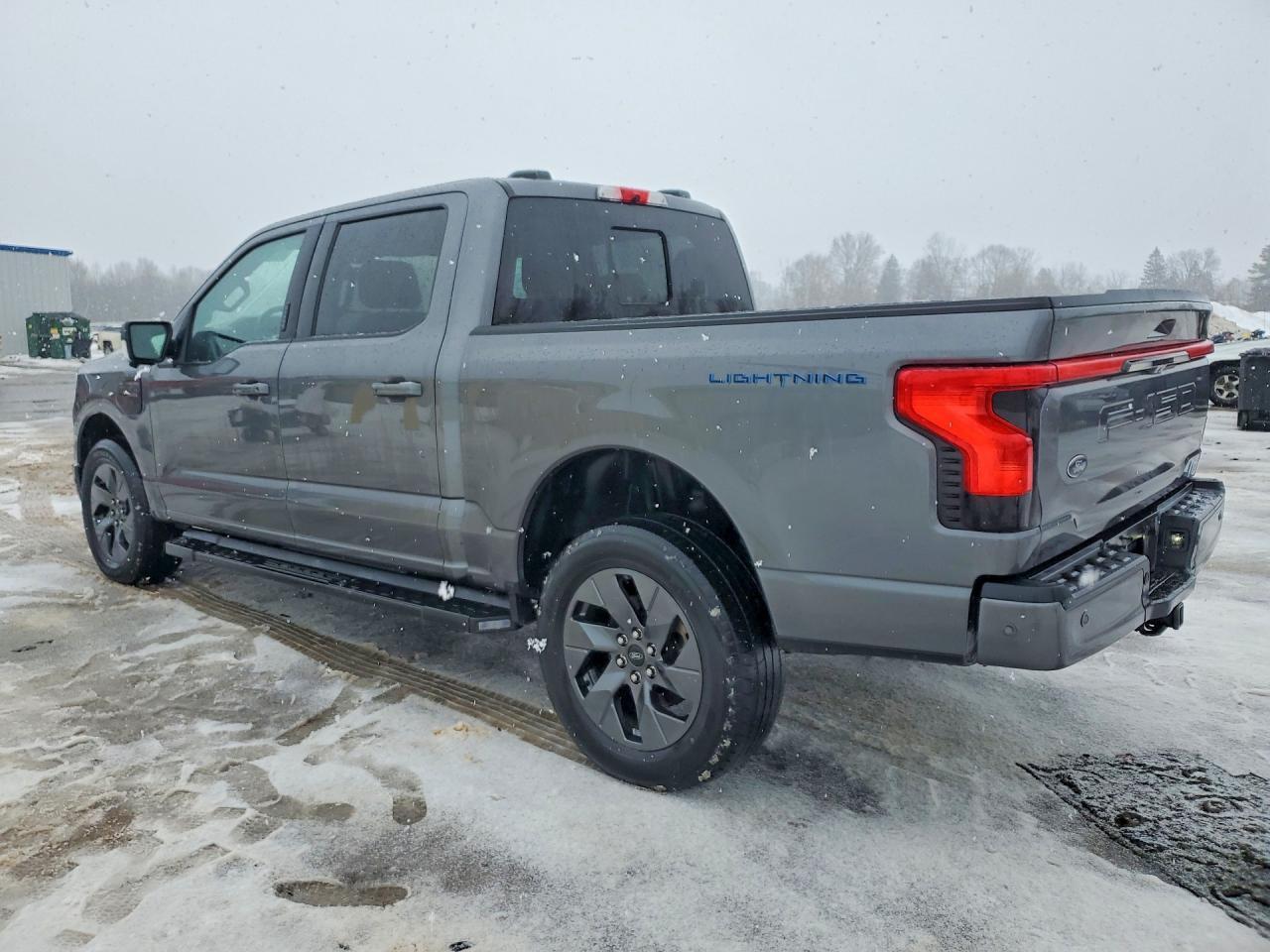 2023 Ford F150 Lightning Pro - zdjęcie 2