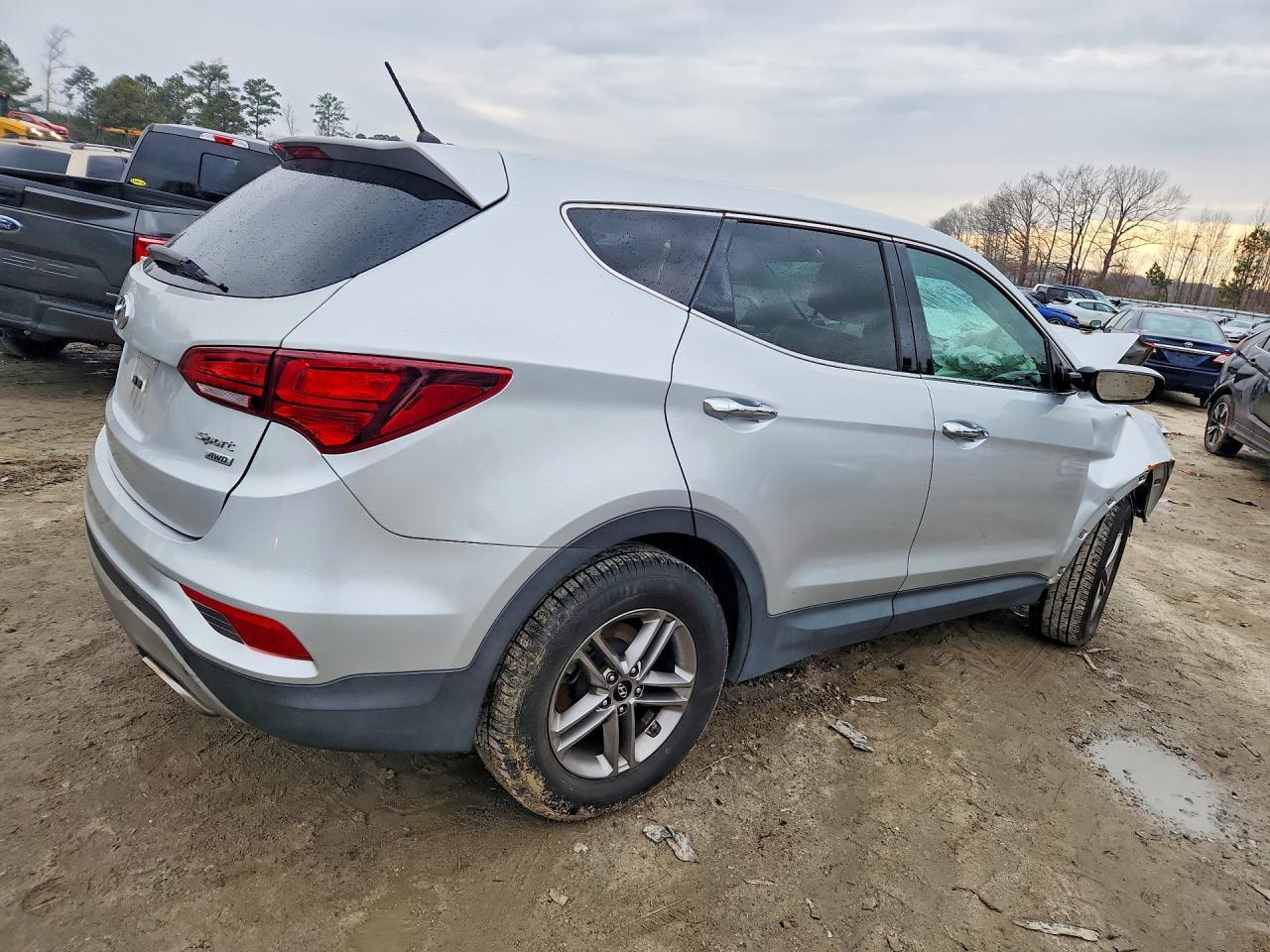 2018 Hyundai Santa Fe Sport 2.4L - zdjęcie 3