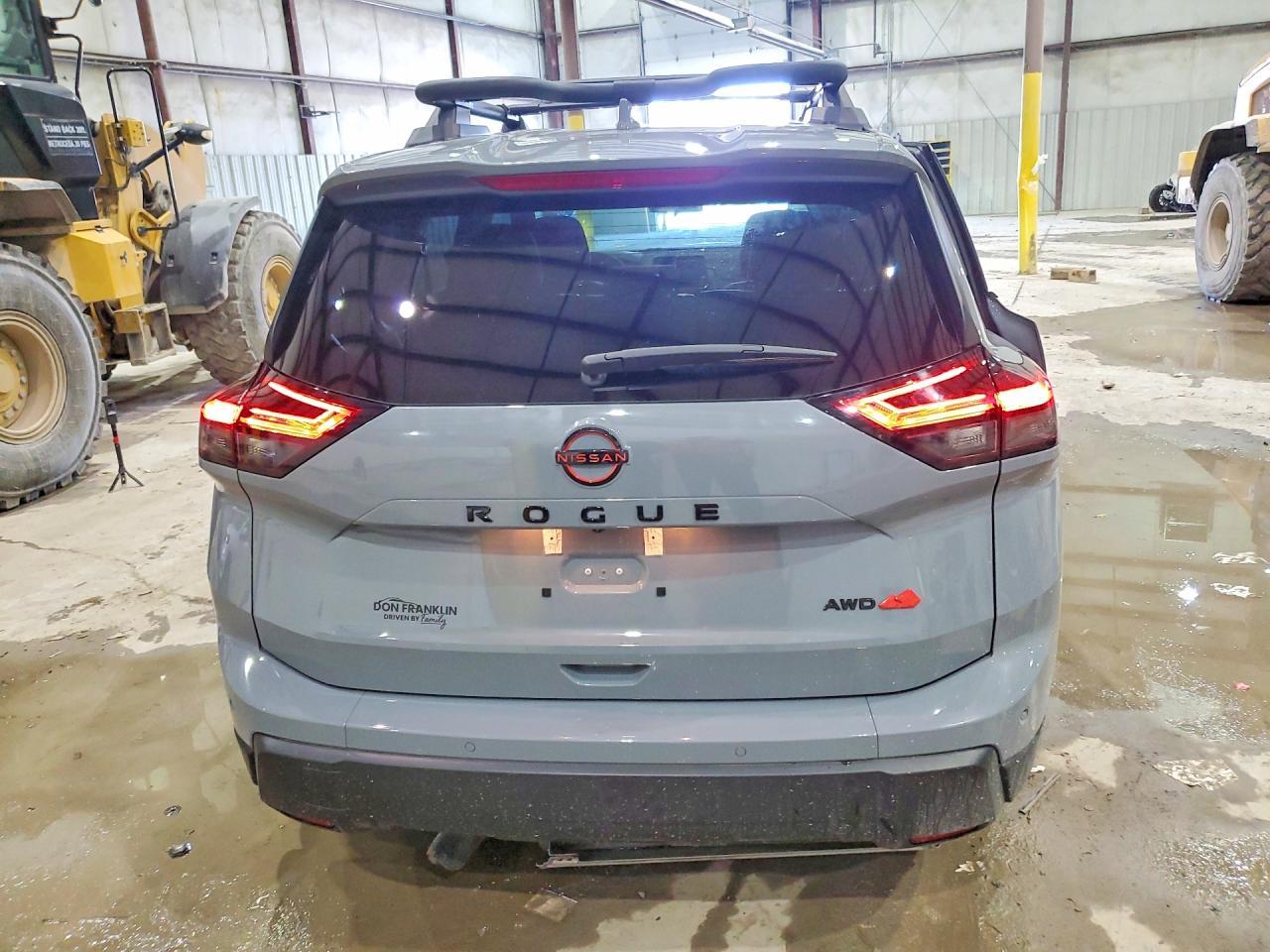 2025 Nissan Rogue Sv - zdjęcie 6