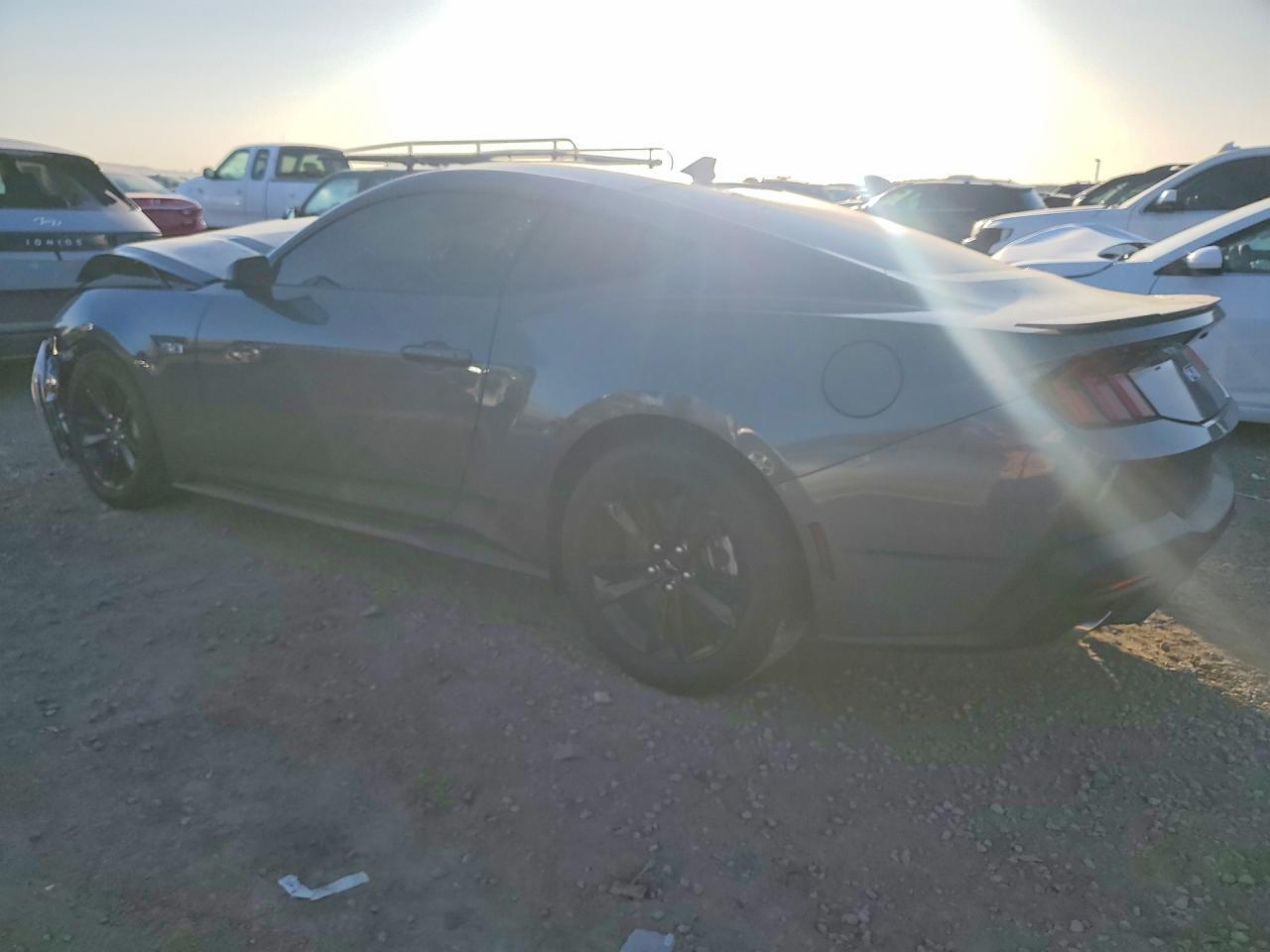 2025 Ford Mustang Gt - zdjęcie 2