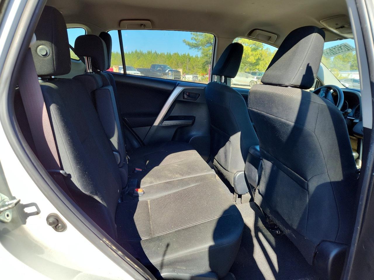 2017 Toyota Rav4 Le - zdjęcie 10