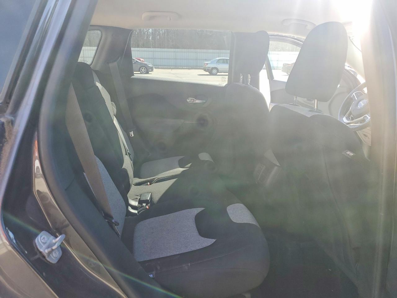 2014 Jeep Cherokee Latitude - zdjęcie 10