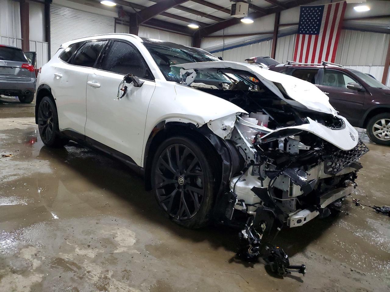 2025 Toyota Crown Signia Limited - zdjęcie 4