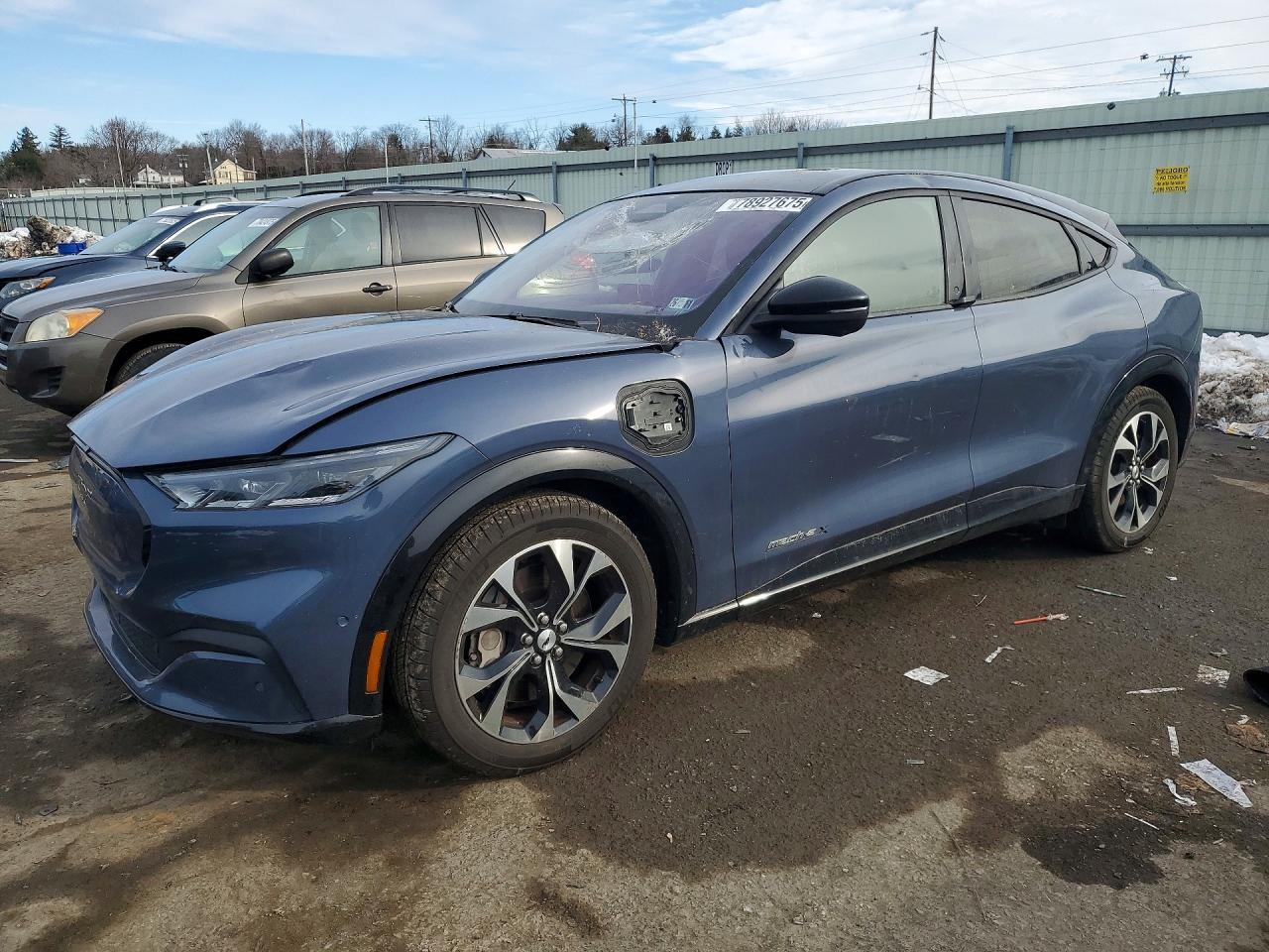 2021 Ford Mustang Mach-E Premium - zdjęcie główne