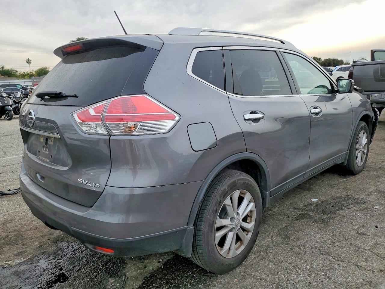 2015 Nissan Rogue S - zdjęcie 3