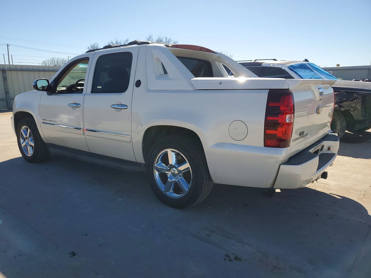 2013 Chevrolet Avalanche Ltz - zdjęcie 2