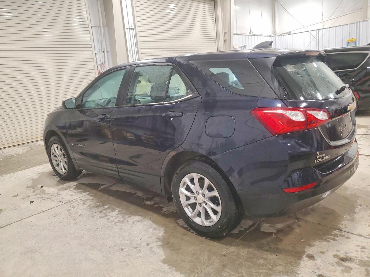 2020 Chevrolet Equinox Ls - zdjęcie 2