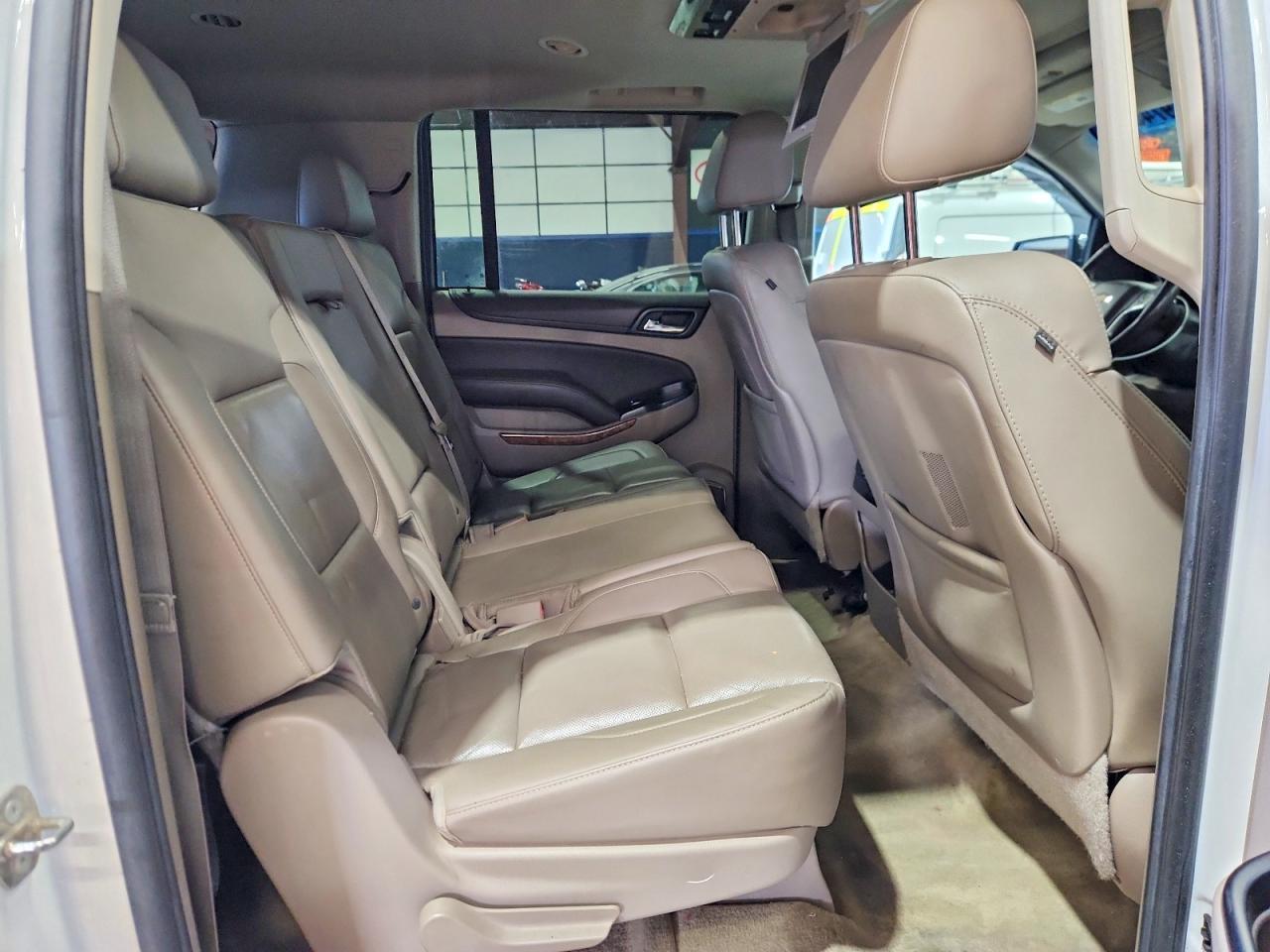 2015 Chevrolet Suburban K1500 Ltz - zdjęcie 11