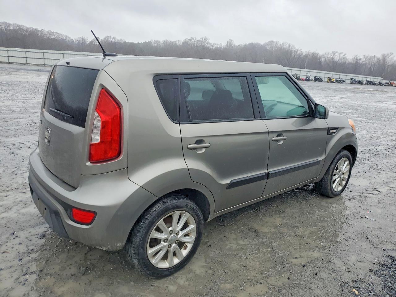 2013 Kia Soul Base - zdjęcie 3