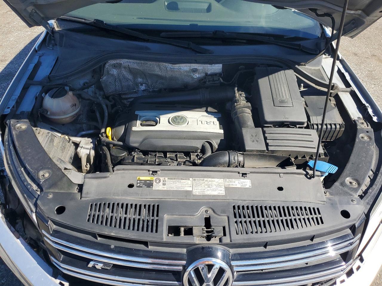 2016 Volkswagen Tiguan S - zdjęcie 12