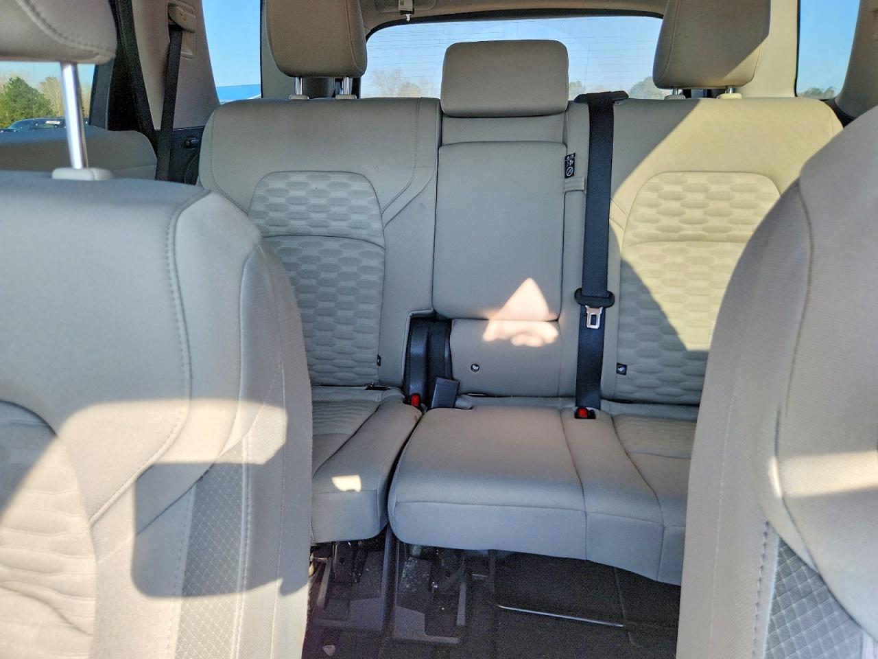 2022 Nissan Pathfinder Sv - zdjęcie 10