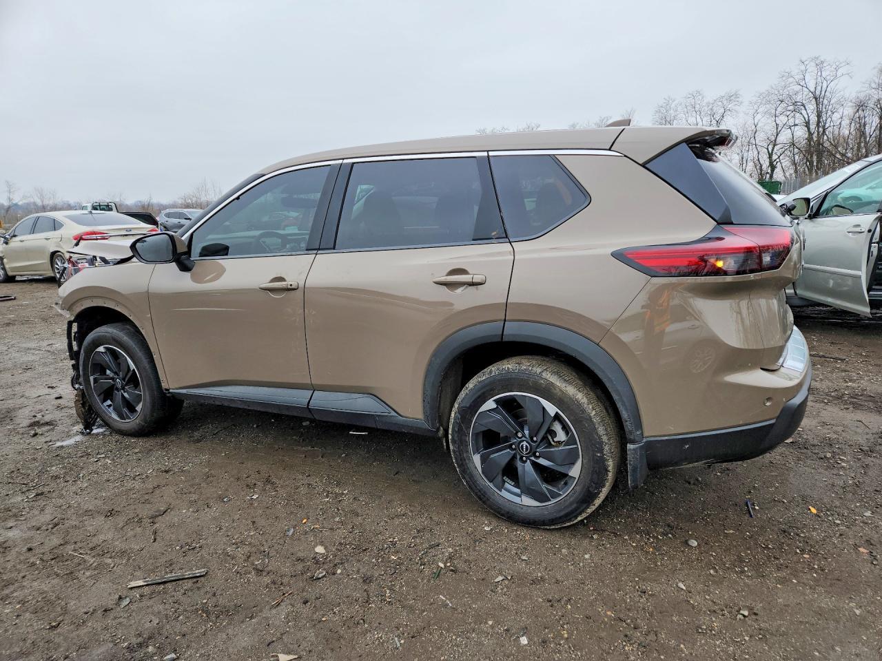2025 Nissan Rogue Sv - zdjęcie 2