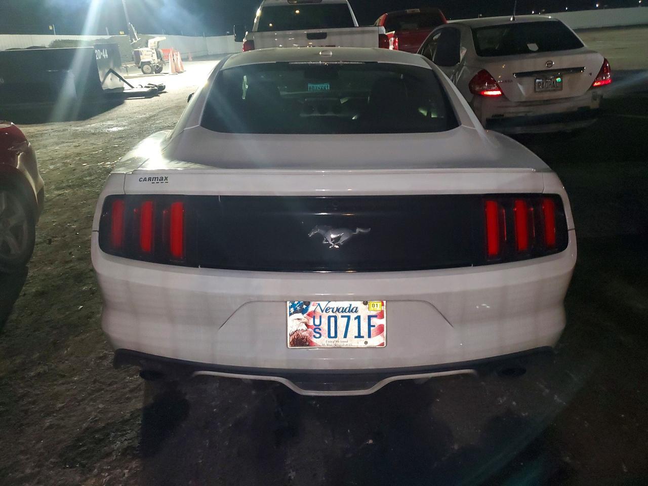 2016 Ford Mustang - zdjęcie 6