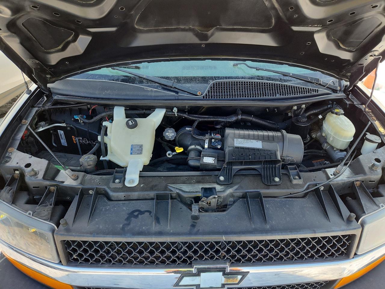 2017 Chevrolet Express G2500 - zdjęcie 11