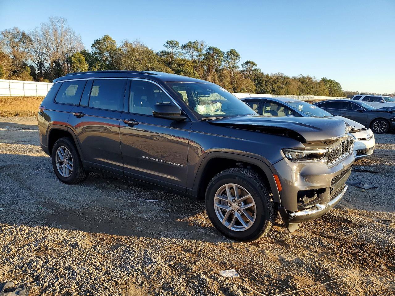 2024 Jeep Grand Cherokee L Laredo - zdjęcie 4