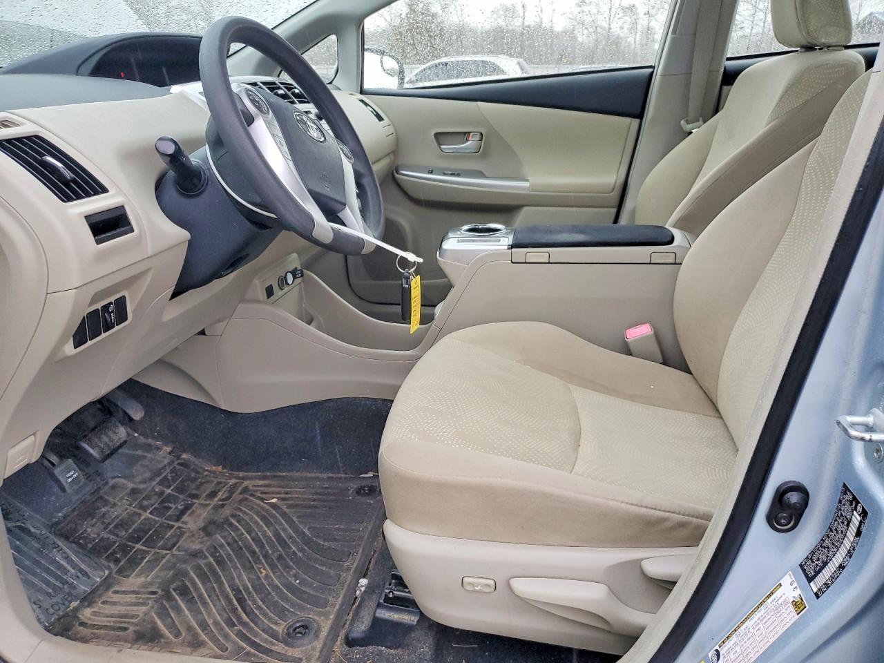 2013 Toyota Prius V - zdjęcie 7