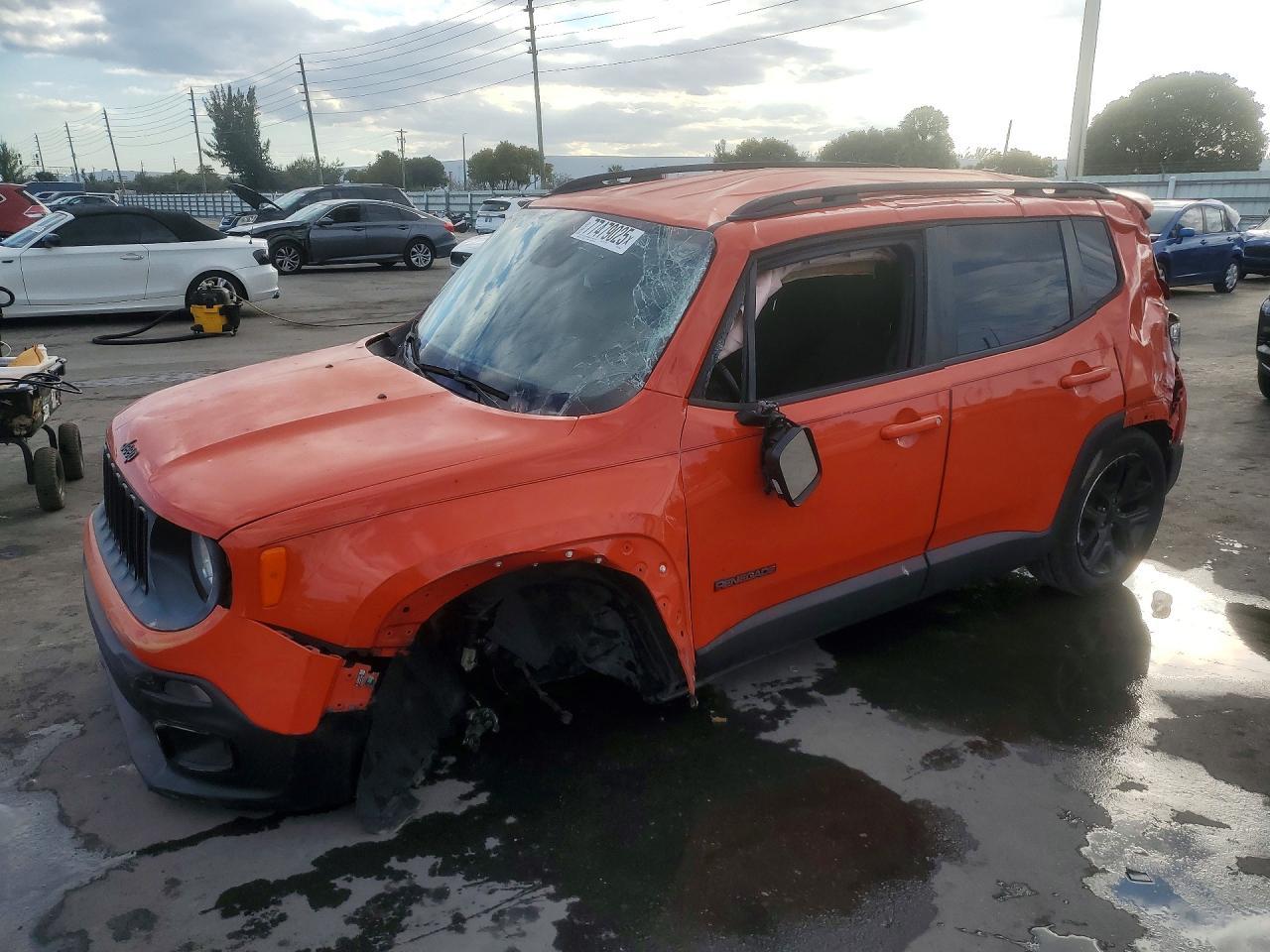 2017 Jeep Renegade Latitude - zdjęcie główne
