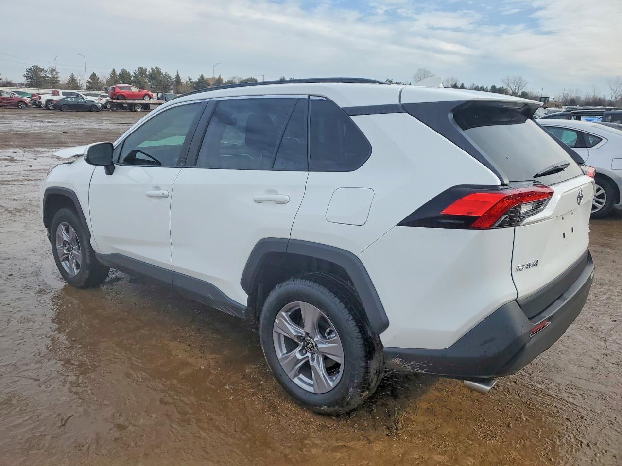 2025 Toyota Rav4 Xle - zdjęcie 2