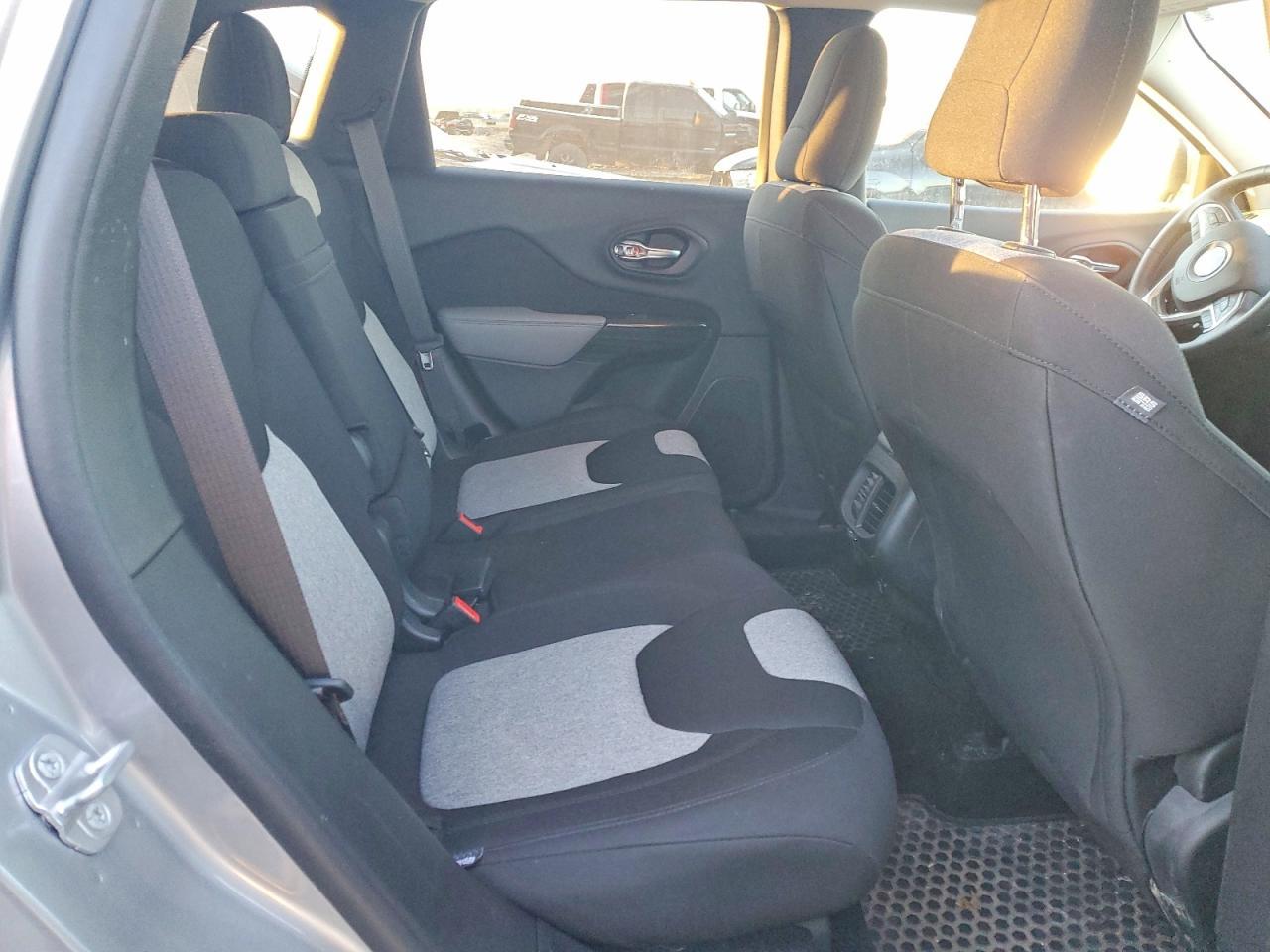 2014 Jeep Cherokee Latitude - zdjęcie 11