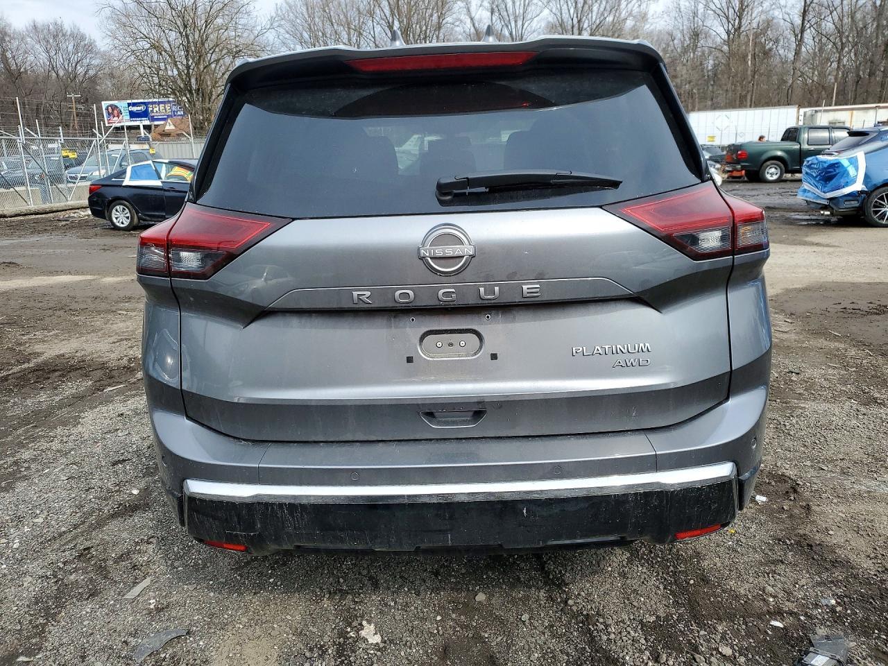 2025 Nissan Rogue Platinum - zdjęcie 6