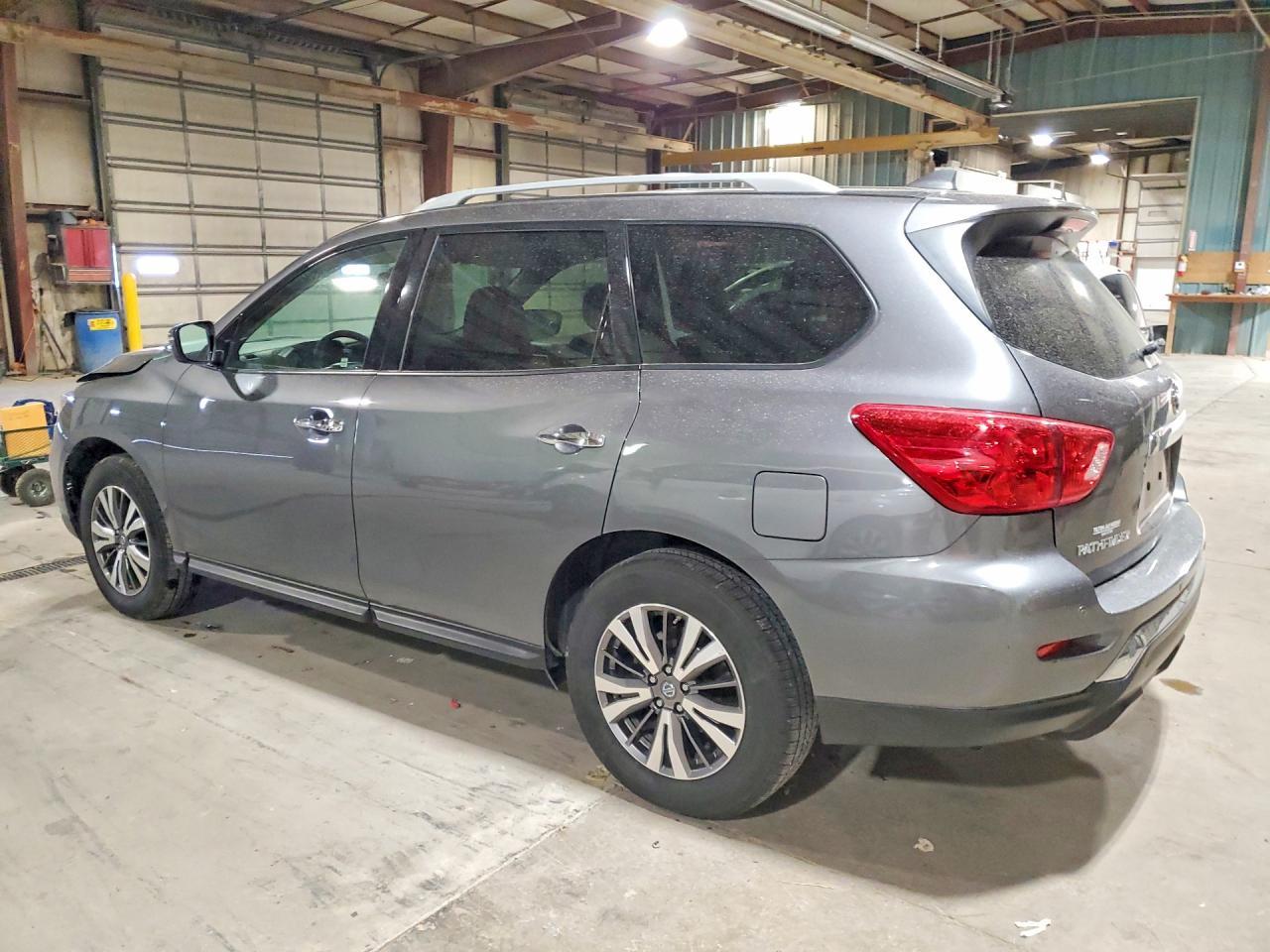 2019 Nissan Pathfinder S - zdjęcie 2