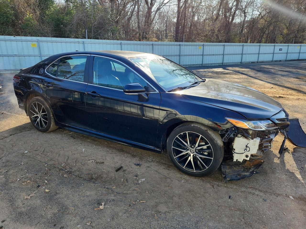2023 Toyota Camry Se - zdjęcie 4
