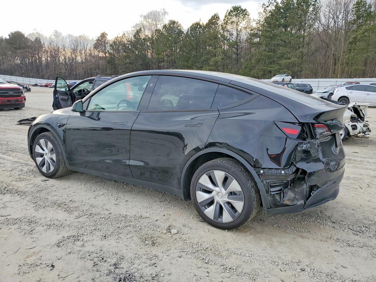 2023 Tesla Model Y - zdjęcie 2