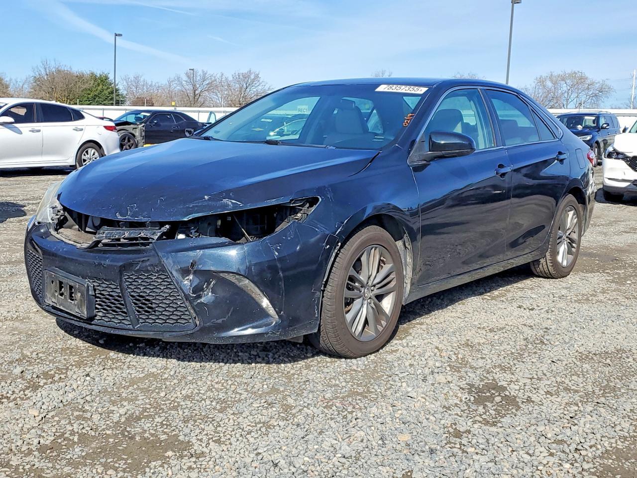2015 Toyota Camry - zdjęcie główne
