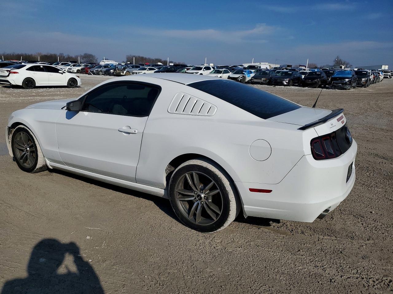 2014 Ford Mustang - zdjęcie 2