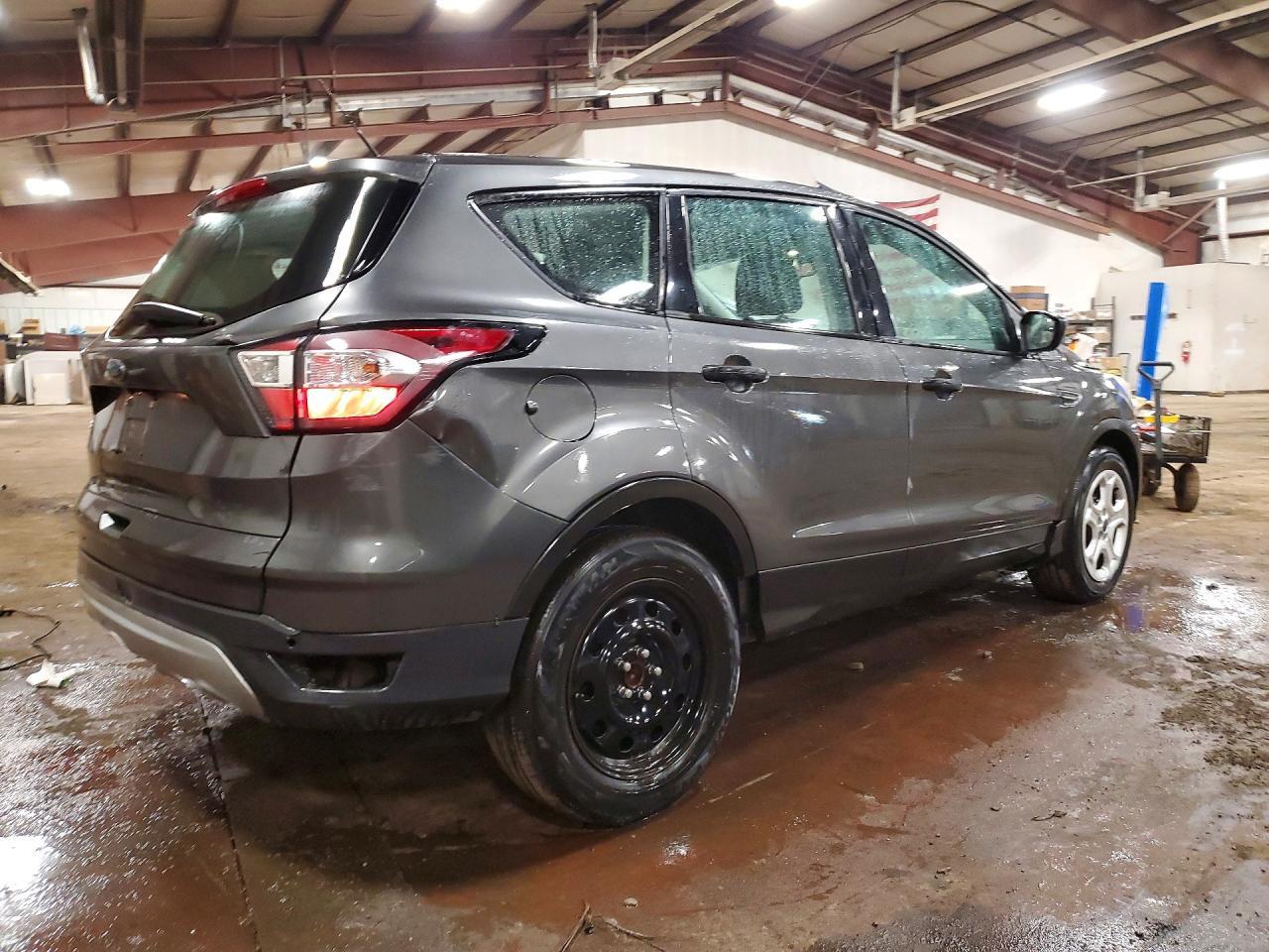2017 Ford Escape S - zdjęcie 3